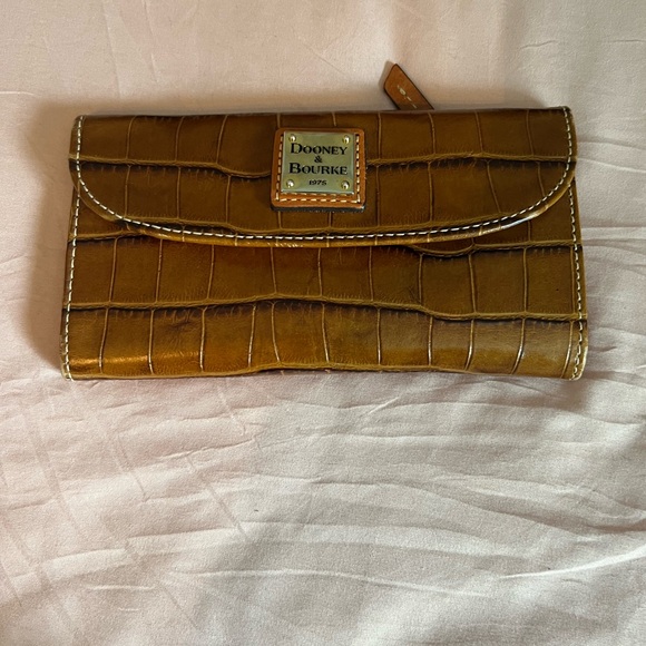 Dooney & Bourke Handbag &Wallet, brown - Picture 5 of 8